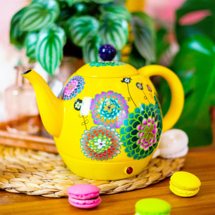 Original, colorful, and fun electric kettle - Pylones