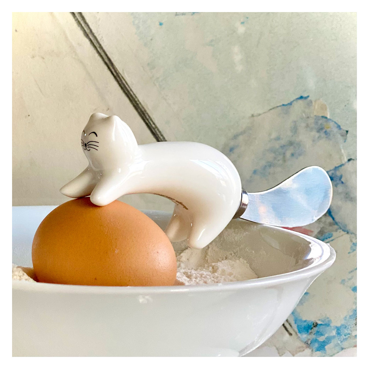 Butter knife original and design Ponpon White Pylones