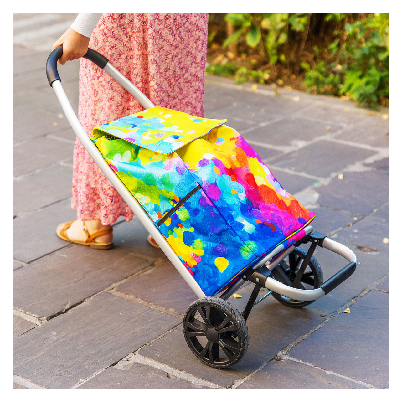 Il Granny Trolley, il carrello della spesa è il nuovo must have della Gen Z