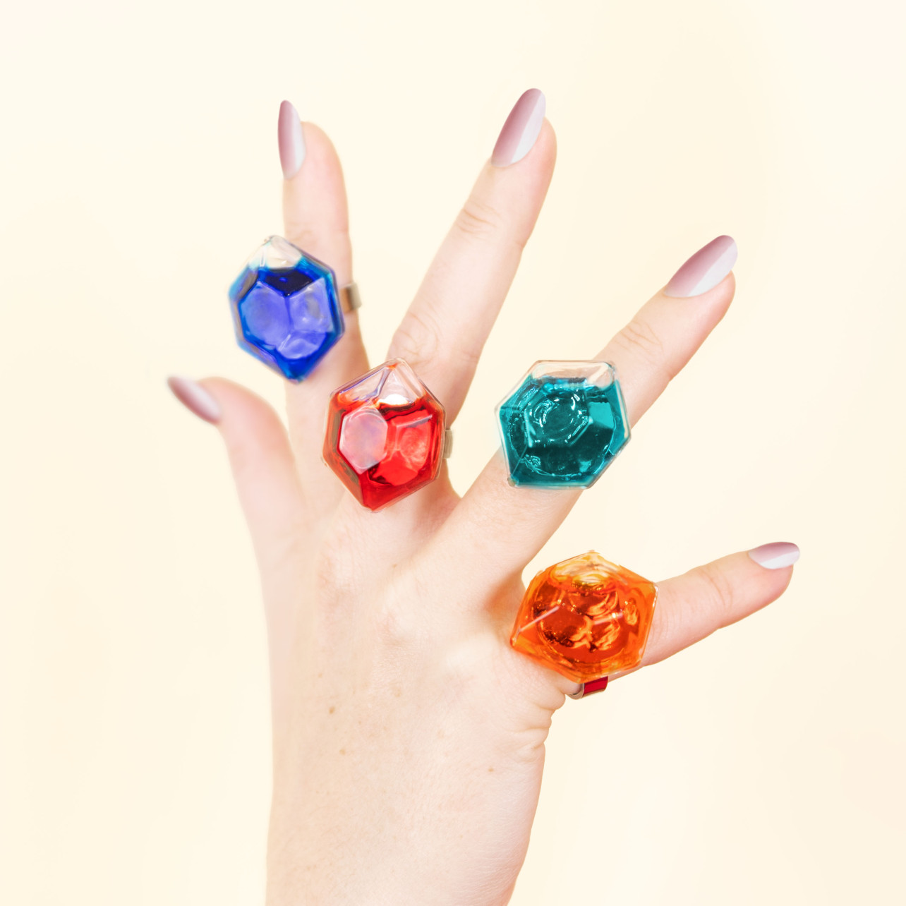 Bague en verre soufflee Energie Medium transparent Rouge Pylones