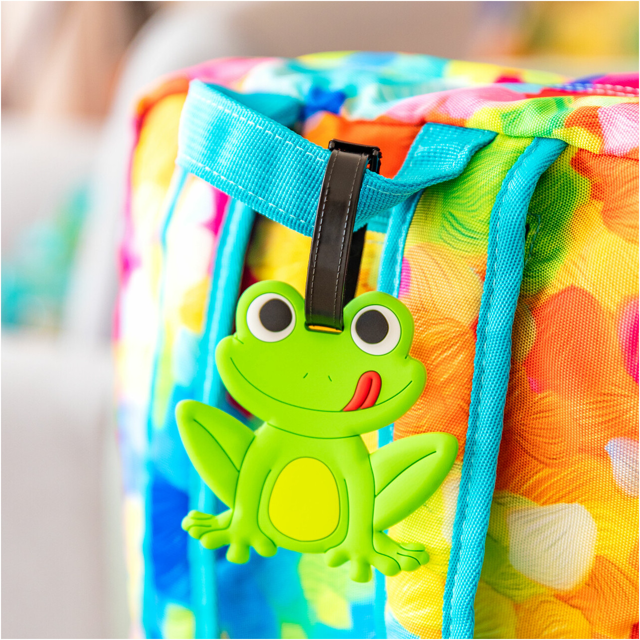 luggage-labels-ani-luggage-frog-2-pylones