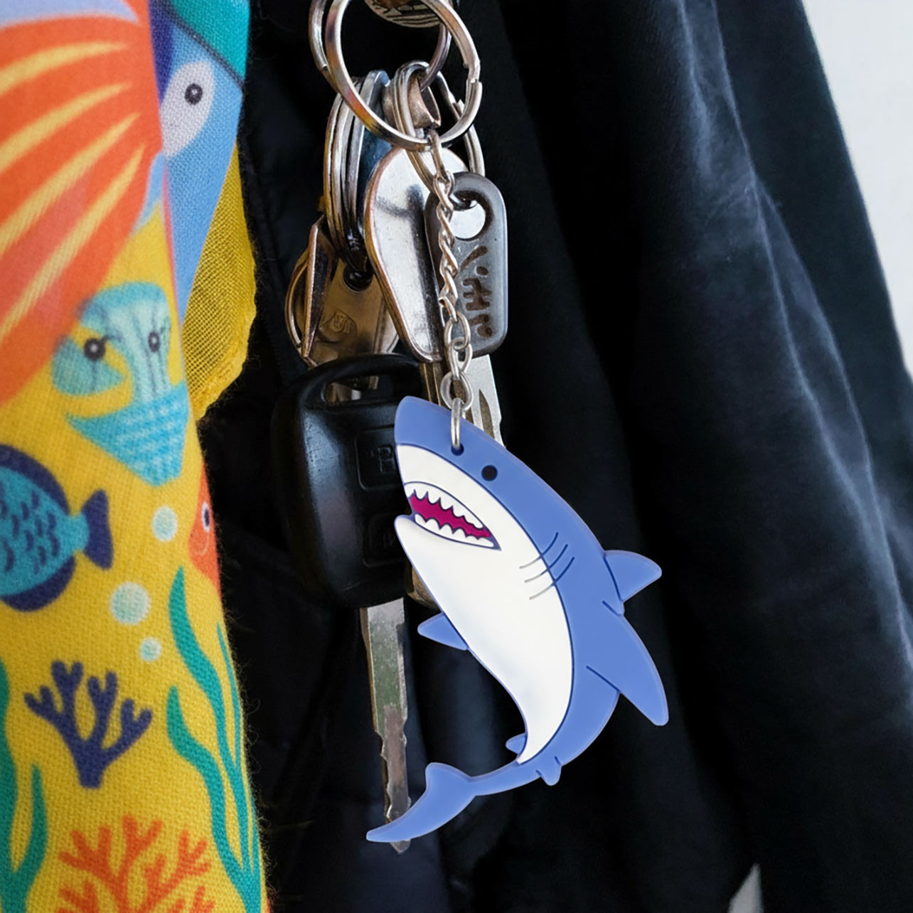 Porte-clés Requin Mignon - Breloque Bleue Et Blanche Avec Détails Dorés, Cadeau Fun Pour Amoureux De La Mer - 5